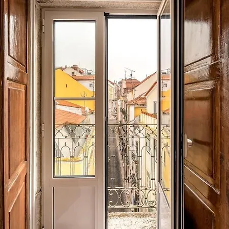 Sunny In Bica * Lisbon